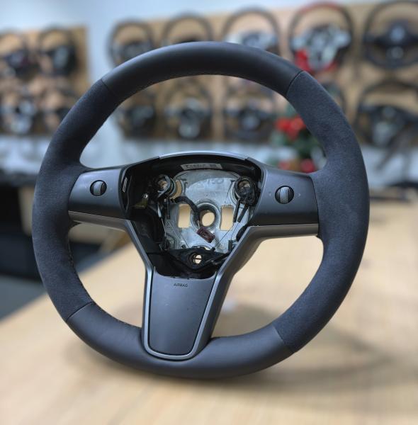 Tesla Model 3 Model Y Lenkrad neu beziehen